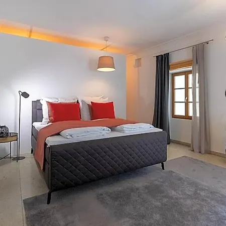 Baronhaus & شقة فندقية 3*