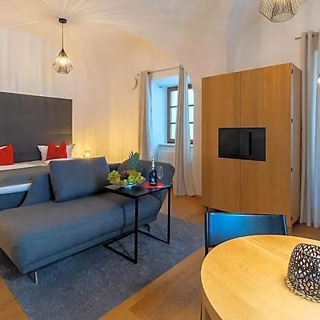 Baronhaus & شقة فندقية 3*